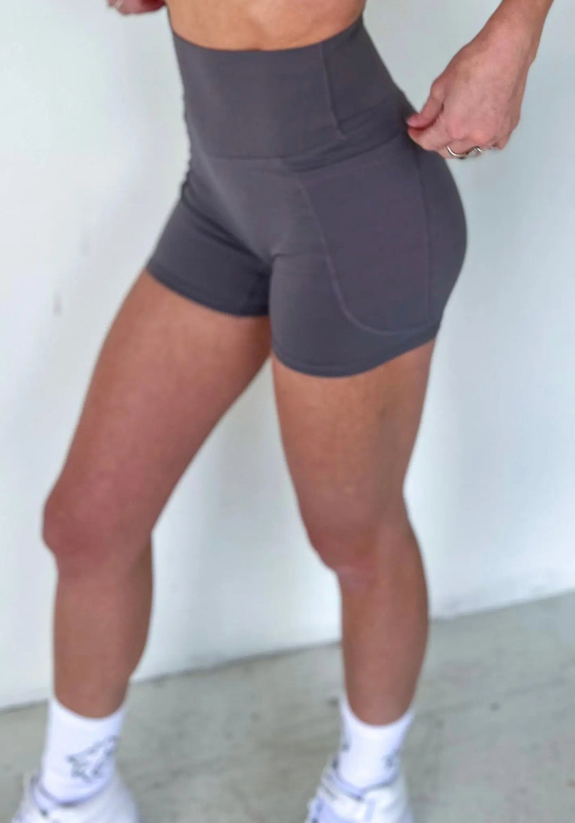 Amara Pocket Short - Storytelling Grey - Wolfness Athletics